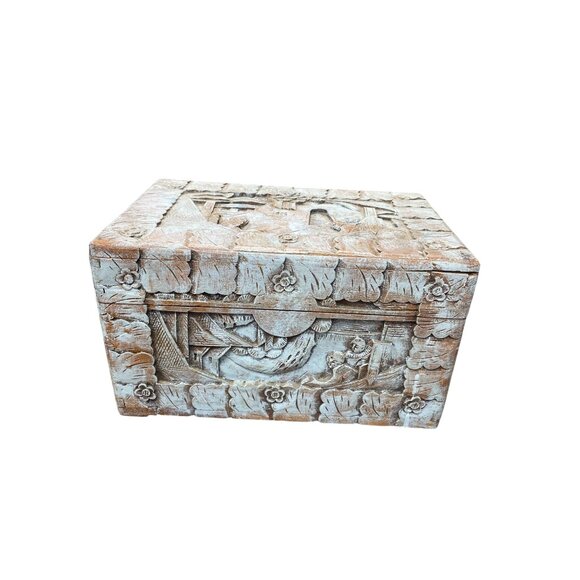 Vintage Hand Carved Wooden Storage Box Medieval Folk Art Design size 11.5"x7.5" - Picture 1 of 16